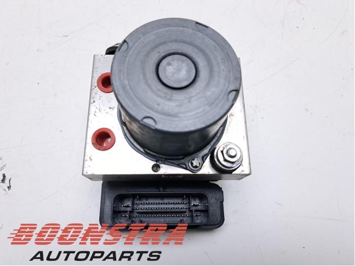 Begagnade ABS-pump Volkswagen Crafter (SY) 2.0 TDI FWD Pris € 241,94 Inklusive moms erbjuds av Boonstra Autoparts
