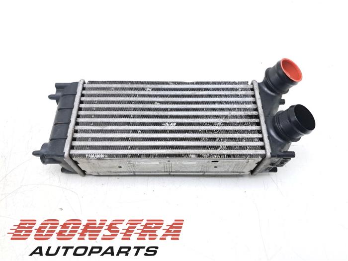 Usados Intercooler Peugeot Partner (GC/GF/GG/GJ/GK) 1.6 HDI 90 Precio € 30,19 IVA incluido ofrecido por Boonstra Autoparts