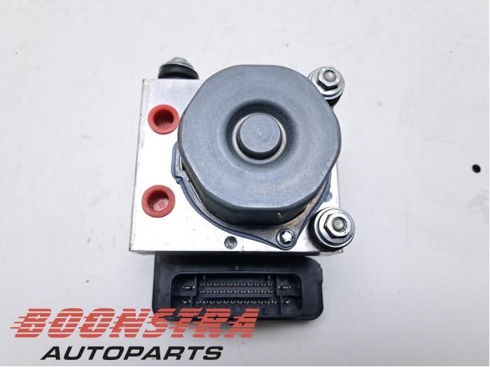 Używane Pompa ABS Renault Captur I (2R) 1.2 TCE 16V EDC Cena € 24,95 Procedura marży oferowane przez Boonstra Autoparts