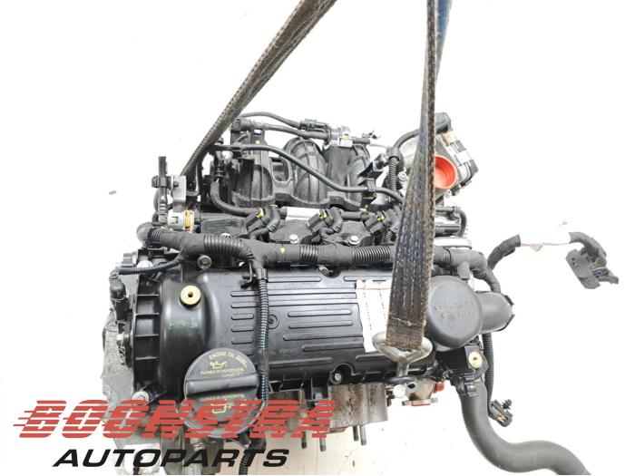 Motor van een Fiat 500 (312) 1.0 Hybrid 2020