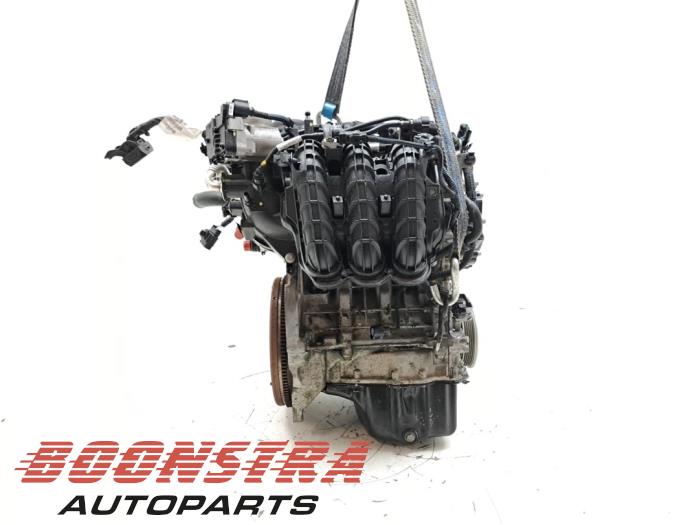 Motor van een Fiat 500 (312) 1.0 Hybrid 2020