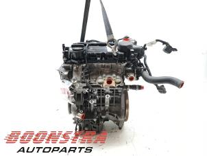 Motor van een Fiat 500 (312) 1.0 Hybrid 2020