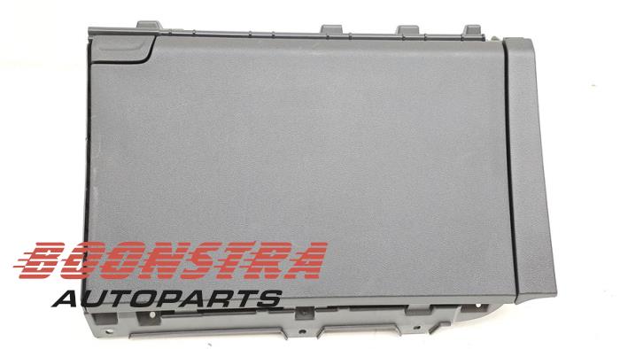 Gebrauchte Handschuhfach XPENG P5 P5 Preis € 124,95 Margenregelung angeboten von Boonstra Autoparts