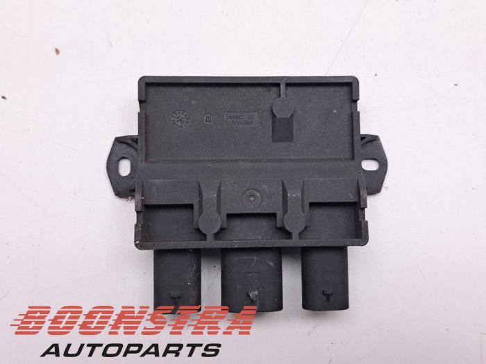 Usagé Ordinateur smart entry BMW 5 serie Touring (G31) 540i xDrive 3.0 TwinPower Turbo 24V Prix € 120,00 Règlement à la marge proposé par Boonstra Autoparts