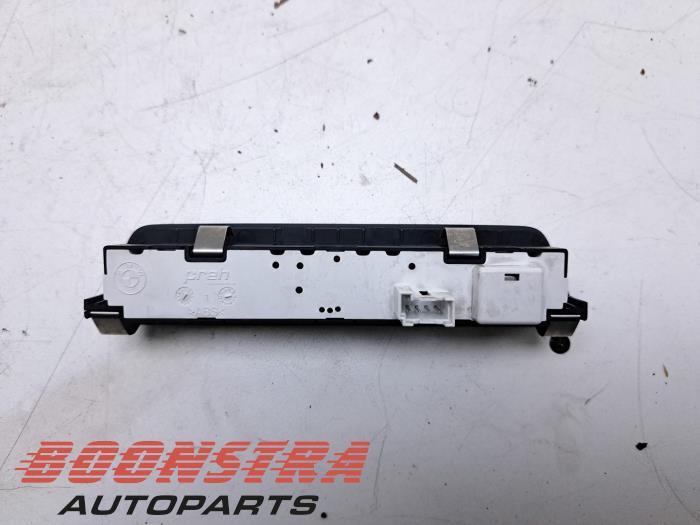 PDC-panel från en BMW 5 serie (F10) 535d xDrive 24V 2015