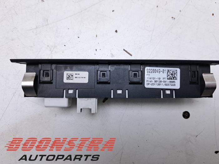 PDC-panel från en BMW 5 serie (F10) 535d xDrive 24V 2015