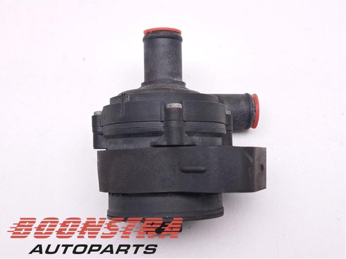 Begagnade Extra vattenpump Mercedes E Estate (S213) E-220d 2.0 Turbo 16V Pris € 30,19 Inklusive moms erbjuds av Boonstra Autoparts