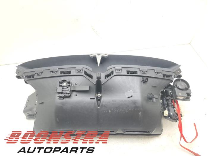 Begagnade Lufttratt Tesla Model X EV AWD Pris € 149,95 Marginaltabell erbjuds av Boonstra Autoparts