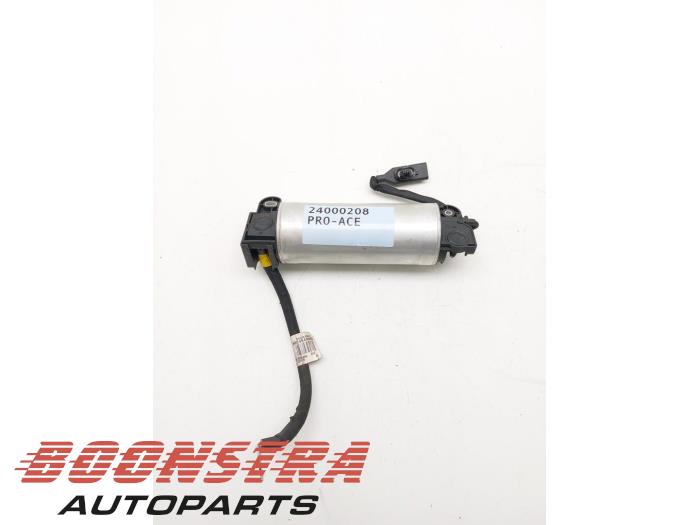 Używane Kondensator start/stop Toyota ProAce 2.0 D-4D 122 16V Worker Cena € 193,54 Z VAT oferowane przez Boonstra Autoparts