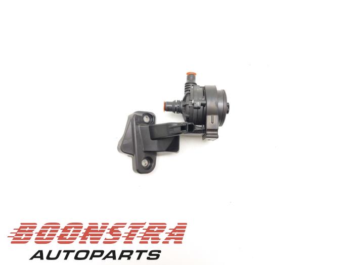 Begagnade Extra vattenpump BMW XM (09) 3.0 PHEV 50e 30 kWh Pris € 33,95 Marginaltabell erbjuds av Boonstra Autoparts