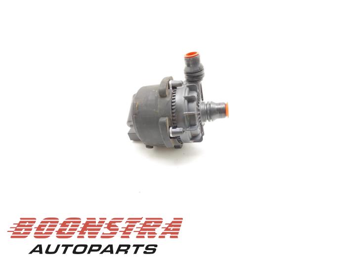 Begagnade Extra vattenpump BMW XM (09) 3.0 PHEV 50e 30 kWh Pris € 124,95 Marginaltabell erbjuds av Boonstra Autoparts