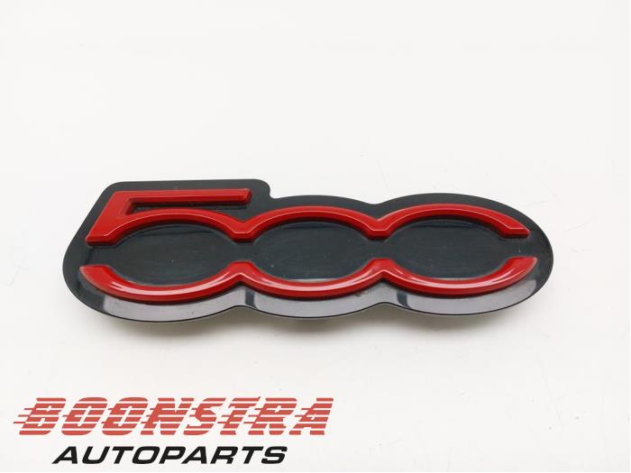Używane Emblemat Fiat 500X (334) 1.5 Hybrid Turbo 16V Cena € 44,95 Procedura marży oferowane przez Boonstra Autoparts