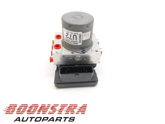 Usagé Bloc ABS Kia Sorento III (UM) 2.2 CRDi 16V VGT 4x4 Prix € 78,95 Règlement à la marge proposé par Boonstra Autoparts