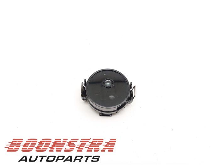 Begagnade Regnsensor Renault Captur I (2R) 1.2 TCE 16V EDC Pris € 24,95 Marginaltabell erbjuds av Boonstra Autoparts