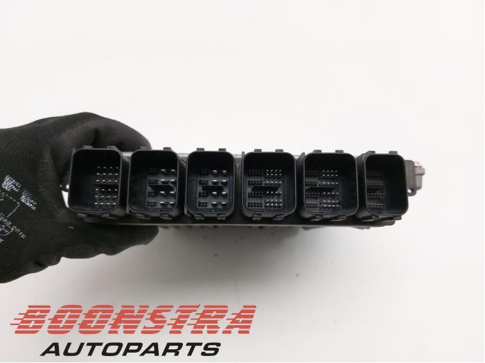 Engine management computer from a BMW 7 serie (G11/12) 740e,Le xDrive 2016