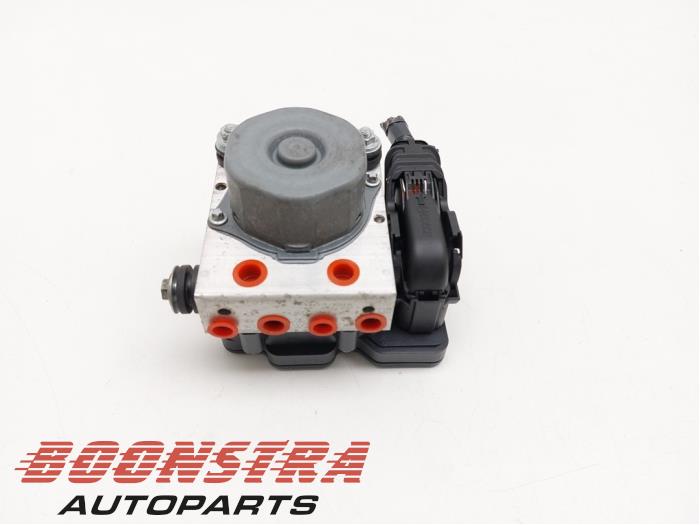 Usagé Bloc ABS Renault Clio IV (5R) 1.2 TCE 16V GT EDC Prix € 37,95 Règlement à la marge proposé par Boonstra Autoparts