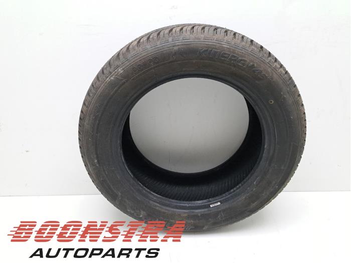 Używane Opona zimowa Volvo V60 I (FW/GW) 2.0 D4 16V Cena € 24,95 Procedura marży oferowane przez Boonstra Autoparts