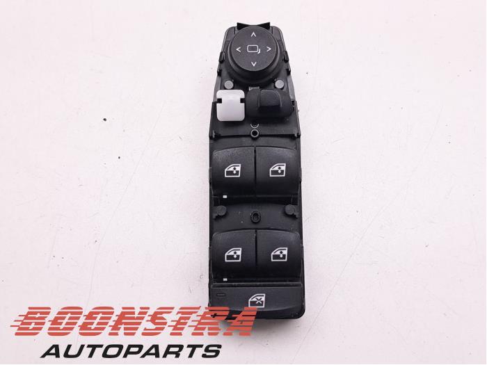 Usados Interruptor de ventanilla eléctrica BMW 3 serie Touring (G21) 320d 2.0 TwinPower Turbo 16V Mild Hybrid Precio € 67,95 Norma de margen ofrecido por Boonstra Autoparts