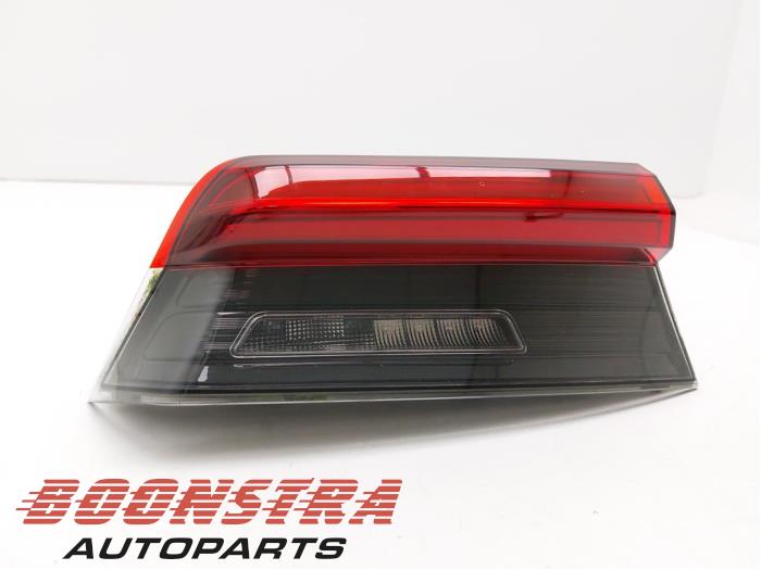 Begagnade Baklykta, vänster BMW 3 serie (G20) 330e 2.0 TwinPower Turbo 16V Pris € 99,95 Marginaltabell erbjuds av Boonstra Autoparts