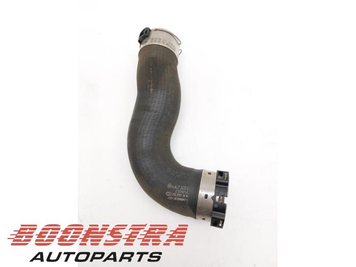 Gebrauchte Intercooler Schlauch Mercedes Vito (447.6) 1.6 111 CDI 16V Preis € 30,19 Mit Mehrwertsteuer angeboten von Boonstra Autoparts