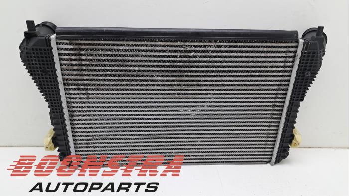 Usados Intercooler Volkswagen Caddy III (2KA,2KH,2CA,2CH) 1.6 TDI 16V Precio € 66,49 IVA incluido ofrecido por Boonstra Autoparts