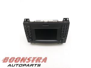 Używane Radio Mercedes Vito (447.6) 1.6 111 CDI 16V Cena € 114,89 Z VAT oferowane przez Boonstra Autoparts