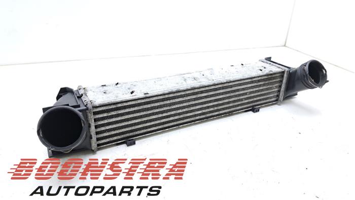 Usados Intercooler BMW 1 serie (E81) 118d 16V Precio € 29,95 Norma de margen ofrecido por Boonstra Autoparts