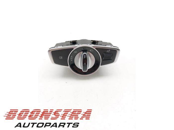 Używane Przelacznik swiatel Mercedes GLC (X253) 2.0 260 16V 4-Matic Cena € 24,95 Procedura marży oferowane przez Boonstra Autoparts