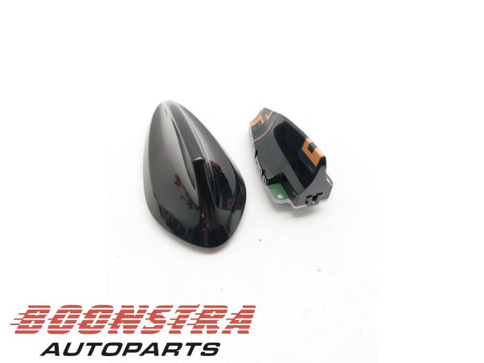Używane Antena BMW 7 serie (G11/12) 740e,Le xDrive Cena € 29,95 Procedura marży oferowane przez Boonstra Autoparts