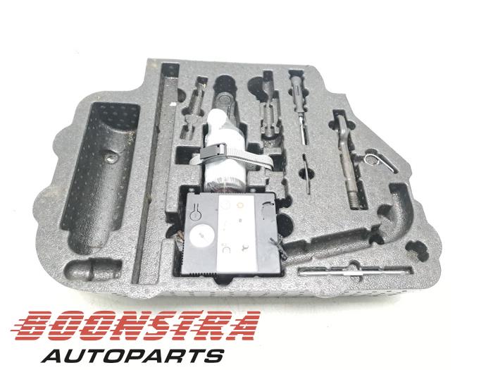Used Compressor Volkswagen Caddy Cargo V (SBA/SBH) 2.0 TDI 122 Price € 64,95 Margin scheme offered by Boonstra Autoparts