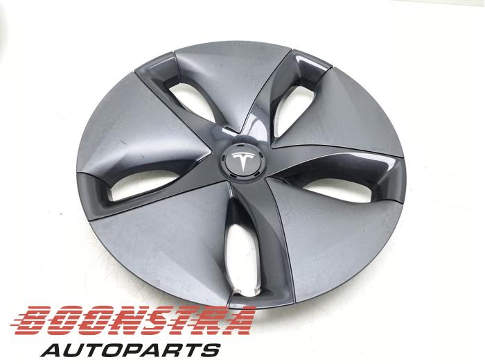 Używane Kolpak Tesla Model 3 Long Range AWD 75 kWh Cena € 30,19 Z VAT oferowane przez Boonstra Autoparts
