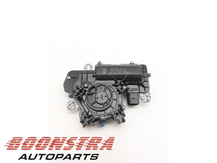 Używane Silnik tylnej klapy Audi e-tron (GEN) 55 quattro Cena € 29,95 Procedura marży oferowane przez Boonstra Autoparts