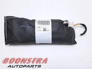 Begagnade Sätesairbag (säte) Peugeot 3008 II (M4/MC/MJ/MR) 1.6 16V Hybrid Pris € 89,95 Marginaltabell erbjuds av Boonstra Autoparts