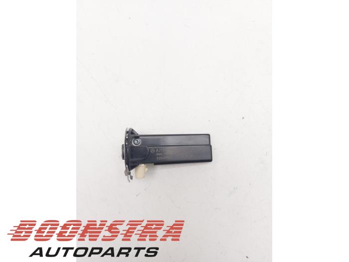 Begagnade Antenn Mercedes CLA (118.3) 1.3 CLA-250 e Turbo 16V Pris € 24,95 Marginaltabell erbjuds av Boonstra Autoparts