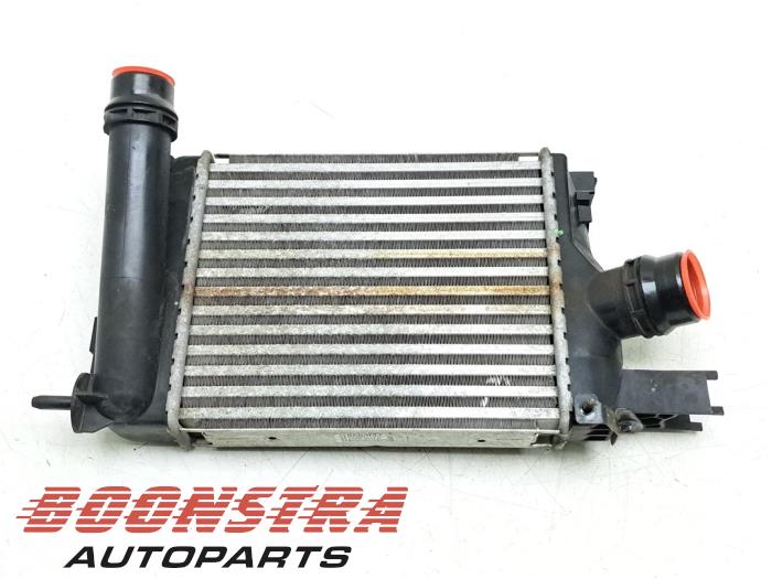 Usados Intercooler Renault Clio IV (5R) 0.9 Energy TCE 90 12V Precio € 39,95 Norma de margen ofrecido por Boonstra Autoparts