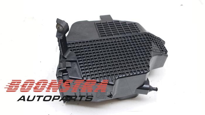 Begagnade Luftfilterhus Renault Captur I (2R) 0.9 Energy TCE 12V Pris € 24,95 Marginaltabell erbjuds av Boonstra Autoparts