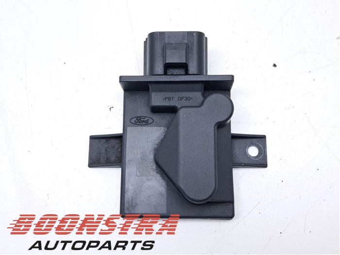 Usagé Ordinateur Adblue Ford Transit 2.0 TDCi 16V Eco Blue 130 Prix € 30,19 Prix TTC proposé par Boonstra Autoparts