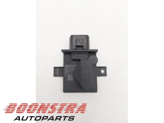 Usagé Ordinateur Adblue Ford Transit 2.0 TDCi 16V Eco Blue 170 RWD Prix € 30,19 Prix TTC proposé par Boonstra Autoparts