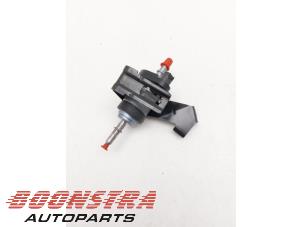 Begagnade Mekanisk bränslepump Volvo XC60 II (UZ) 2.0 T8 16V Recharge, Twin Engine AWD Pris € 59,95 Marginaltabell erbjuds av Boonstra Autoparts