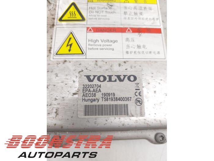 Battery charger Volvo XC60 II 2.0 T8 16V Hybrid AWD - 190919 VOLVO
