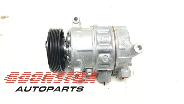 Usagé Pompe clim Volkswagen Crafter (SY) 2.0 TDI RWD Prix € 241,94 Prix TTC proposé par Boonstra Autoparts