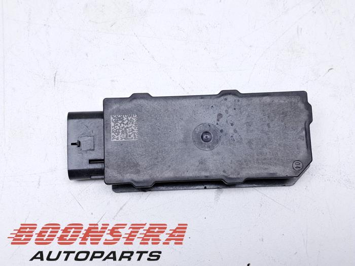 Używane Modul keyless vehicle Volkswagen Golf VIII (CD1) 2.0 TSI R 16V 4Motion Cena € 24,95 Procedura marży oferowane przez Boonstra Autoparts