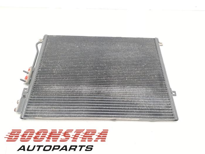 Usagé Condenseur de climatisation Jeep Grand Cherokee (WH/WK) 5.7 V8 Hemi Prix € 129,95 Règlement à la marge proposé par Boonstra Autoparts