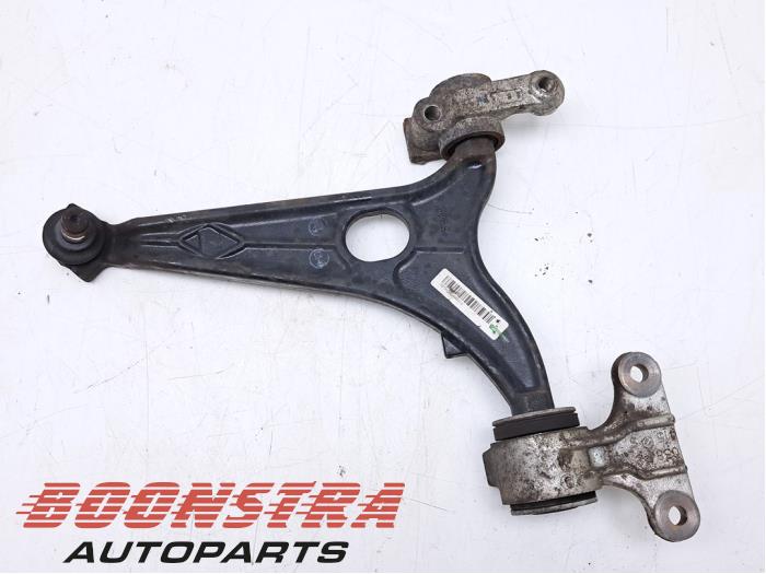 Begagnade Främre gaffelben, vänster Toyota ProAce (MDX) 2.0 D4-D Pris € 49,95 Marginaltabell erbjuds av Boonstra Autoparts
