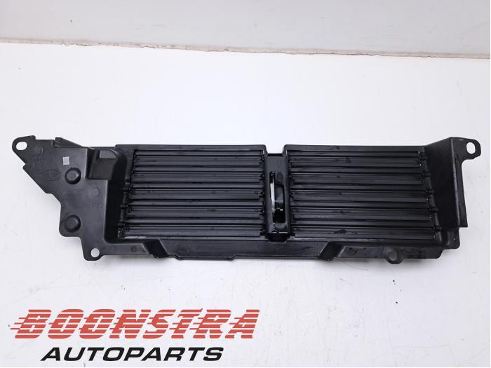 Begagnade Lufttratt Landrover Range Rover IV (LG) 4.4 SDV8 32V Pris € 77,95 Marginaltabell erbjuds av Boonstra Autoparts