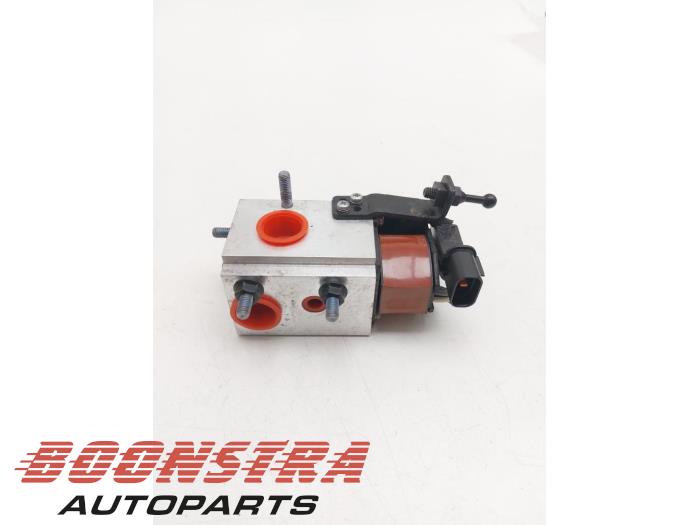 Begagnade Trycksensor, luftkonditionering Hyundai Kona (OS) 39 kWh Pris € 149,95 Marginaltabell erbjuds av Boonstra Autoparts