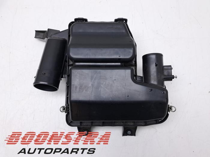 Begagnade Luftfilterhus Suzuki Swift (ZC/ZD) 1.2 Dual Jet 16V Smart Hybrid Pris € 82,95 Marginaltabell erbjuds av Boonstra Autoparts