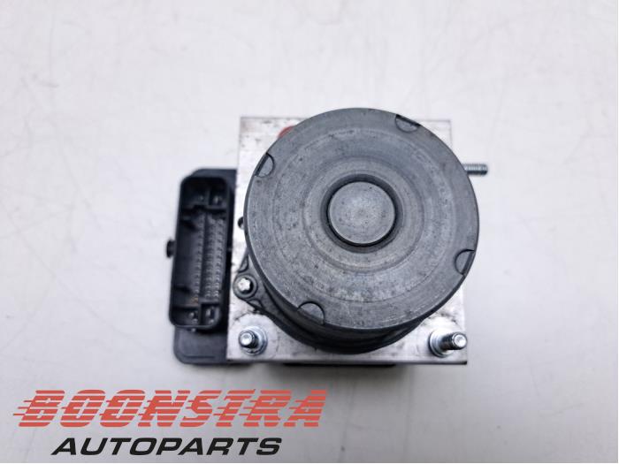 Begagnade ABS-pump Audi A1 Sportback (8XA/8XF) 1.0 TFSI Ultra 12V Pris € 24,95 Marginaltabell erbjuds av Boonstra Autoparts