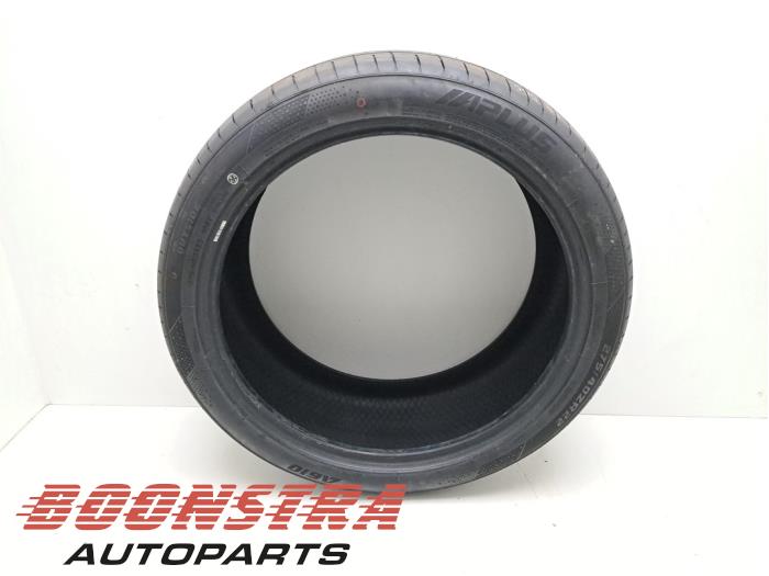 Begagnade Däck Landrover Range Rover IV (LG) 4.4 SDV8 32V Pris € 98,95 Marginaltabell erbjuds av Boonstra Autoparts