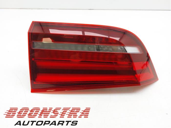 Radiator cooling fan shroud